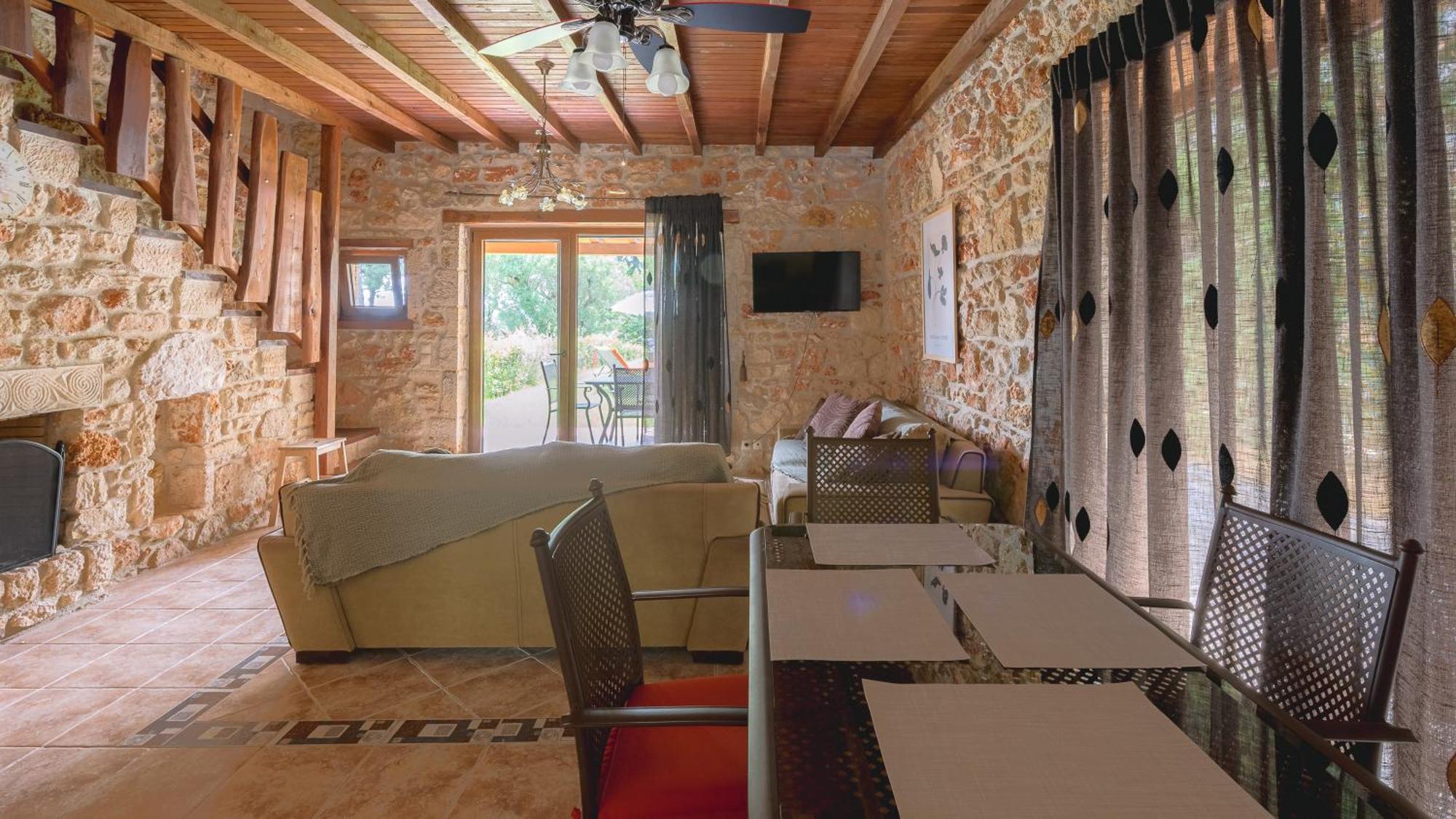 Villa Stone Made Private Pool Kriopigi