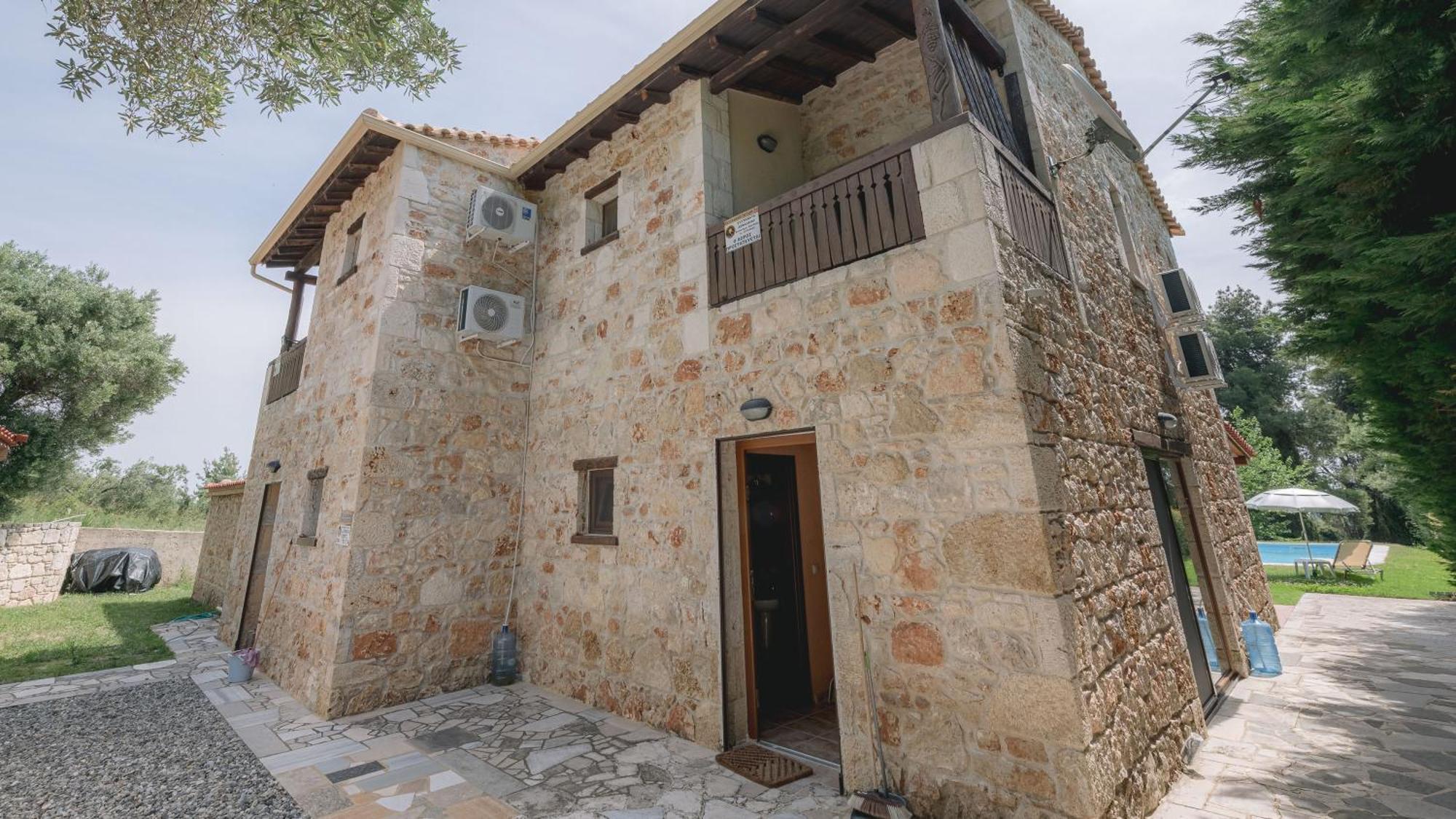 Villa Stone Made Private Pool Kriopigi